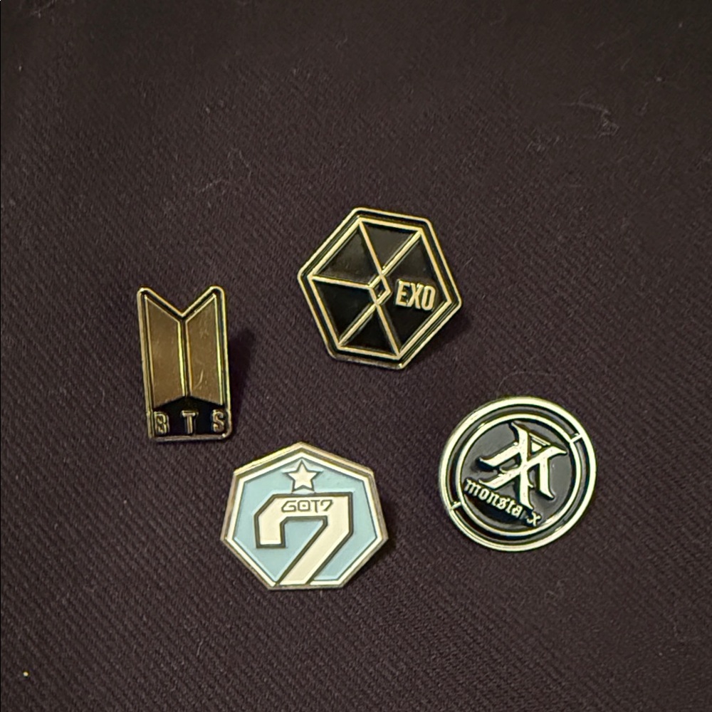 K-Pop Band Logo Pins Set - Gold and Blue